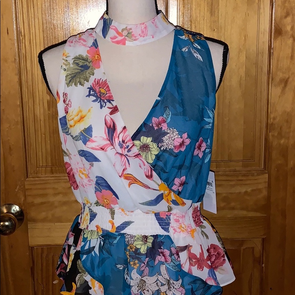 Guess Wild Flora Print V Neck Top Small